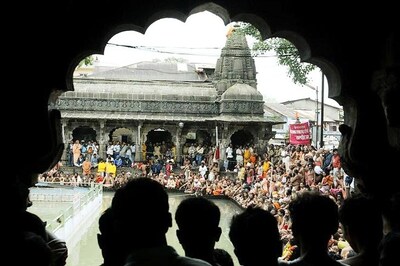 Women Activists Manhandled at Trimbakeshwar Temple; 200 Booked