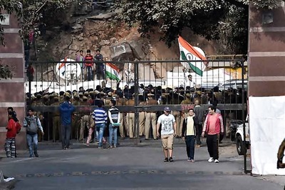 Don't bring 'religion and region' into JNU row: BJP to opposition