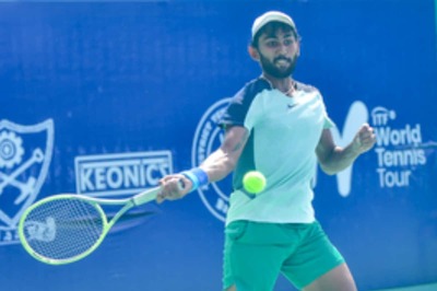 Manish Sureshkumar and Madhwin Kamath Score Upset Wins to Book Spot in Quarters at Men’s World Tennis