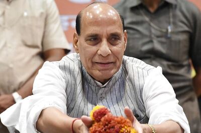 Be Quiet or Will Slap You: Rajnath Shouts At Crowd in a Rally in UP