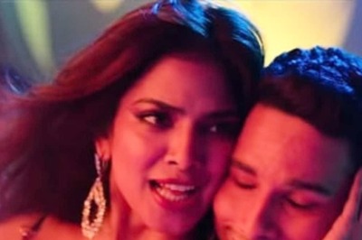 Yudhra Song 'Sohni Lagdi' Released: Siddhant Chaturvedi And Malavika Mohanan Deliver A Peppy Club Hit