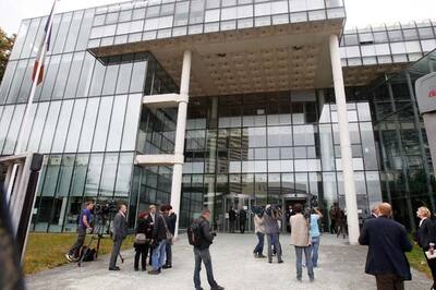 Topless Kate: Court bans mag from selling photos