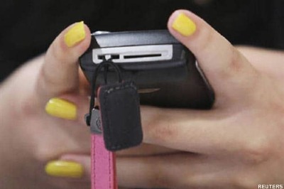 Phone romance goes sour as 'boyfriend' turns out 67-yr-old