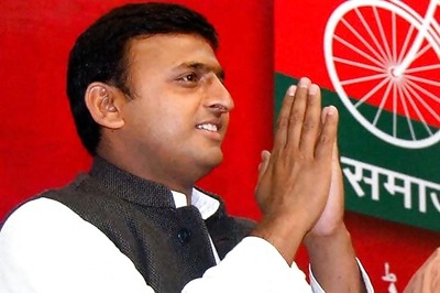 Akhilesh accuses Mayawati of derailing development
