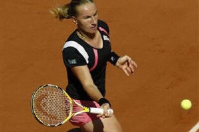 Kuznetsova scraps past Stosur into final, meets Safina