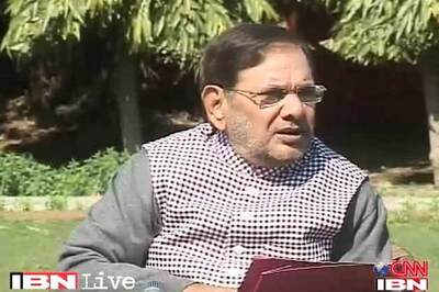 Railway bribery: JD(U) chief Sharad Yadav backs Bansal