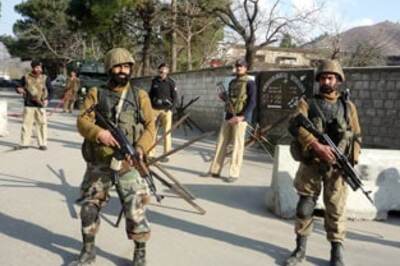 Pak army secure key Taliban base, 24 lakh civilians flee