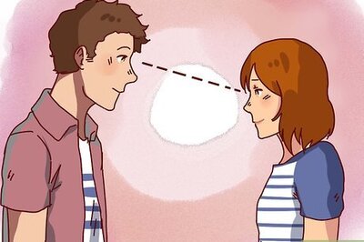 How to Know if a Shy Girl Likes You at School