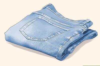 How to Make a Denim Skirt From Recycled Jeans