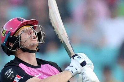 WATCH: David Warner's Cheeky Sledge Breaks Steve Smith's Concentration as Sydney Sixers Star Falls For Golden Duck