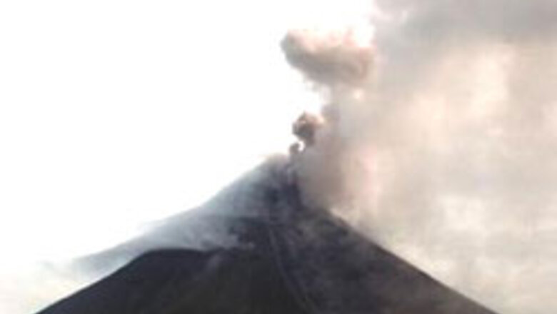 Volcano simmers, Philippines on alert