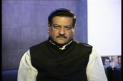 Maharashtra CM in favour of strong Lokayukta Act
