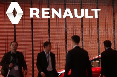 Renault Keeps Carlos Ghosn as CEO Despite Arrest in Japan