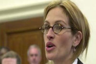 Julia is 'Sexiest Bespectacled Star'