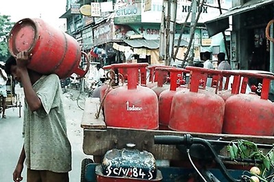 Aadhar not must for LPG subsidy under modified DBT
