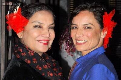 Look Of The Day: Shabana Azmi wears a funky hair piece; poses with daughter-in-law Adhuna Akhtar