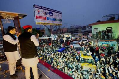 Chunaav, Prachaar, Dua-Salaam: Akhilesh-Jayant-Priyanka Keep 'Tehzeeb' Alive in Bitter UP Poll Battle