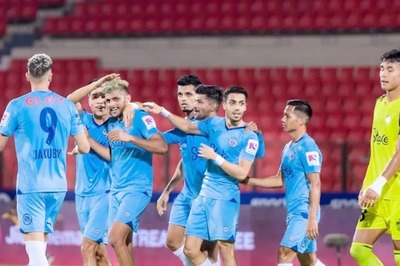 ISL 2023/24: Mumbai City FC Run Riot Over Hyderabad FC to Secure 3-0 Win