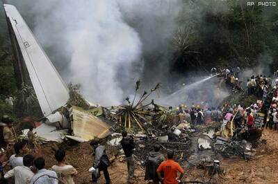 Landing, crashing: the riskiest hour of a flight