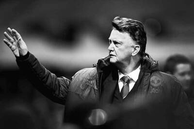 Manchester United can still fight for title, says Louis van Gaal