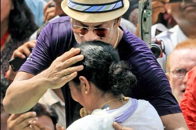 Mamata asks Deshmukh to reconsider ban on SRK
