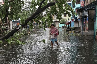 Sporadic Protests Continue Over Restoration of Power, Water Supply in Cyclone-hit Bengal
