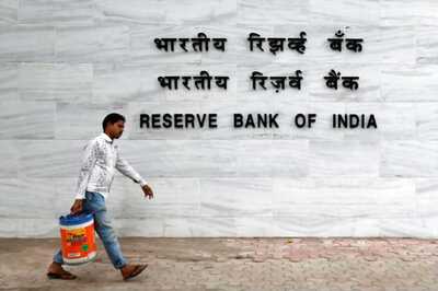 RBI Directs Banks to Waive ATM Charges on All Transactions