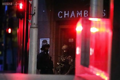 Sydney crisis: Australians offer support to Muslims amid siege