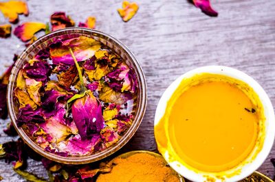 Get a Glowing Face At Home This Festive Season With 5 DIY Natural Home Remedies