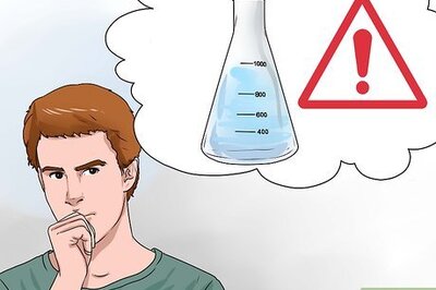 How to Be Safe When Using a Chemistry Lab