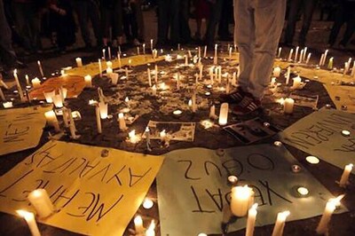 Turkey protesters say PM vows to respect courts on Istanbul park plans