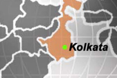 Mob torches buses as girl dies in bus accident in Kolkata