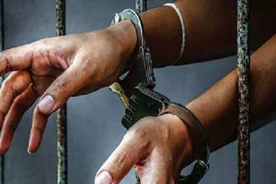 6 Injured as Car Hits E-rickshaw in Noida, Two College Students Held