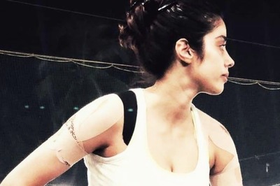 Janhvi Kapoor Holds a Cricket Bat In BTS Picture From Mr and Mrs Mahi Sets