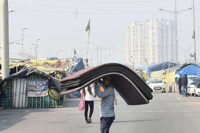 Delhi's Ghazipur Border Partially Reopens for Traffic After Over a Year As Farmers Vacate