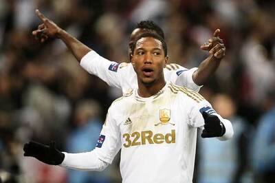 Swansea rehire De Guzman on loan