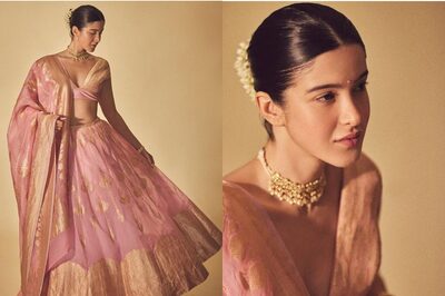 Shanaya Kapoor Exudes Regal Vibes With Blush Pink Lehenga - Your Festive Fashion Inspiration!