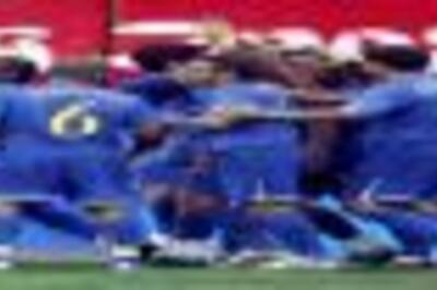 Ronaldinho doubles up as Brazil whip Kiwis