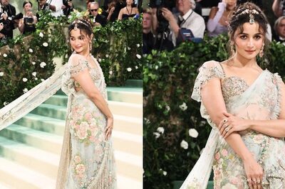 Alia Bhatt Makes India Proud in Saree at Met Gala; Paparazzi Scream Her Name on Red Carpet | Watch