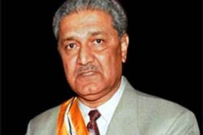 US slaps sanctions on Pak N-scientist, A Q Khan