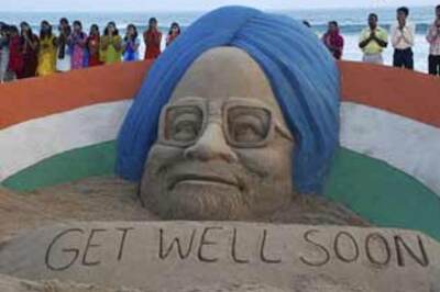 PM's lookalike walks into AIIMS to wish him well