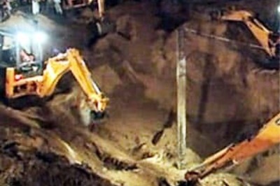 Four-yr-old falls into 280 ft deep borewell