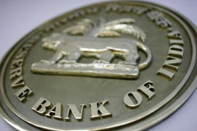 Banks cut deposit rates, lending rates unchanged