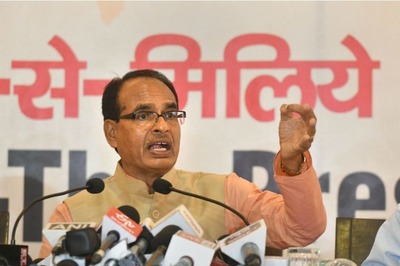 BJP MLAs Stage Walkout from MP Assembly Over Farm Loan Issue, Chouhan Reminds Cong of Pre-poll Promise