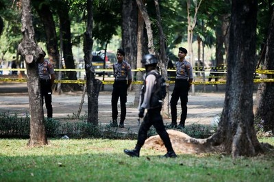 At Least Two Injured After Suspected Grenade Blast Near Indonesia's Presidential Palace