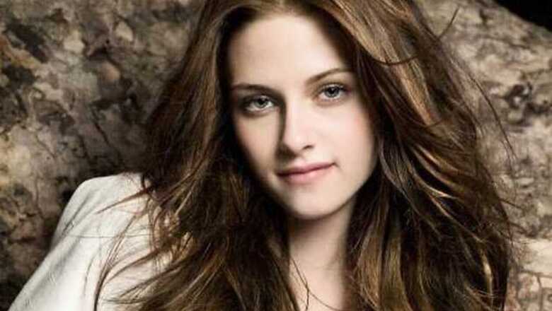 Kristen Steweart sports short hairdo at Paris Fashion Week