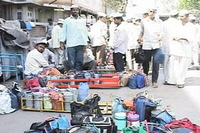 Mumbai: 'Dabbawalas' hike delivery charges to meet rising inflation