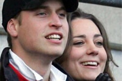 Paparazzi hounds Prince William, girlfriend