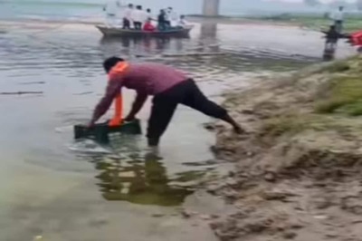 Viral Video Of Vendor Washing Noodles In River Has Internet Perplexed