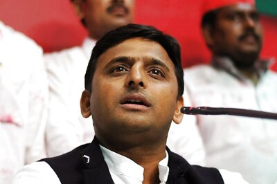 Akhilesh Yadav Cautions People Against BJP, BSP
